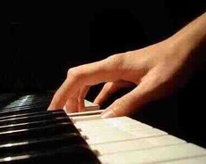 Piano müəllimi
