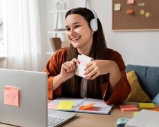 Onlayn Tədris Edə Biləcək Bacariqli İngilis Dili Müəllarilir